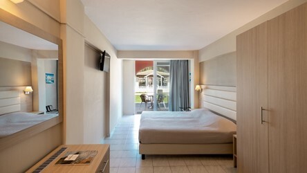 Quantraple Room Garden View