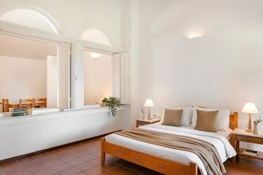 Family Room 1 Bedroom with Sea View