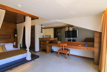 Superior Jacuzzi Room