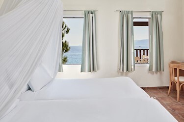 Suite 1 Bedroom Sea Fron / 1 Bedroom Serenity Sea Front Suite