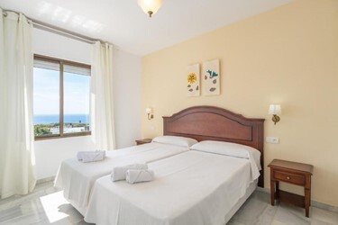 1 Bedroom Apartment With Terrace and Sea View