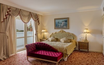 Royal King Suite