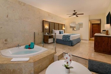 Junior suite jacuzzi ocean front premium