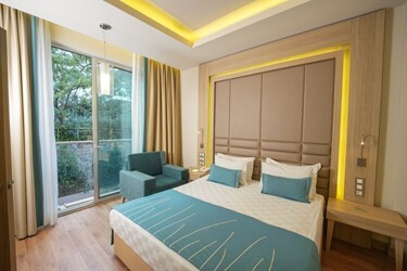 Family Room Land View