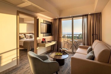 Superior suite with seaside balcony