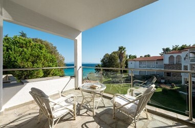 Family Room with Side Sea View