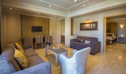 Queen Suite Inland View