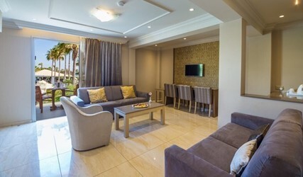 Queen Suite Inland View