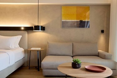 Classic Room Sharing Pool Side Sea View
