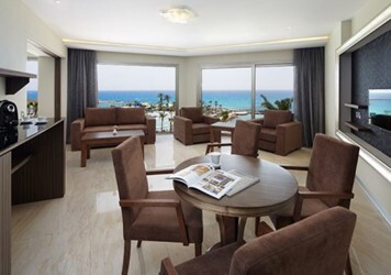 Deluxe Beach Front Suite