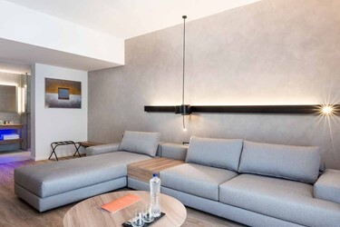 Family Suite Sharing Pool Side Sea View