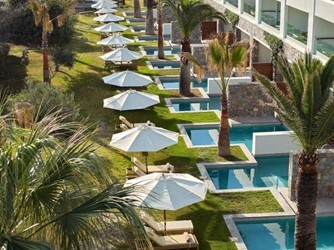 Swim Up Family Suite With Garden