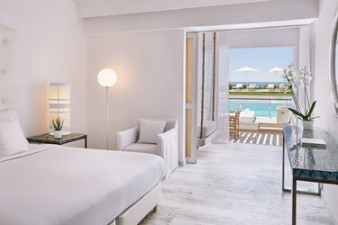 Swim-Up Guestroom Sea View with Garden