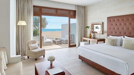Luxury 2-Bedroom Beach Villa Sea Front With Private Pool & Garden