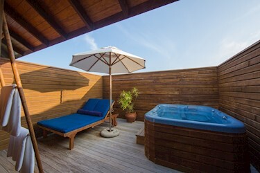 Jacuzzi Water Villa