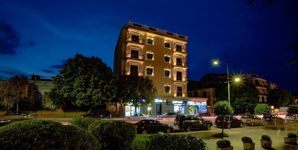 Отель Christi's Hotel Borova 4*