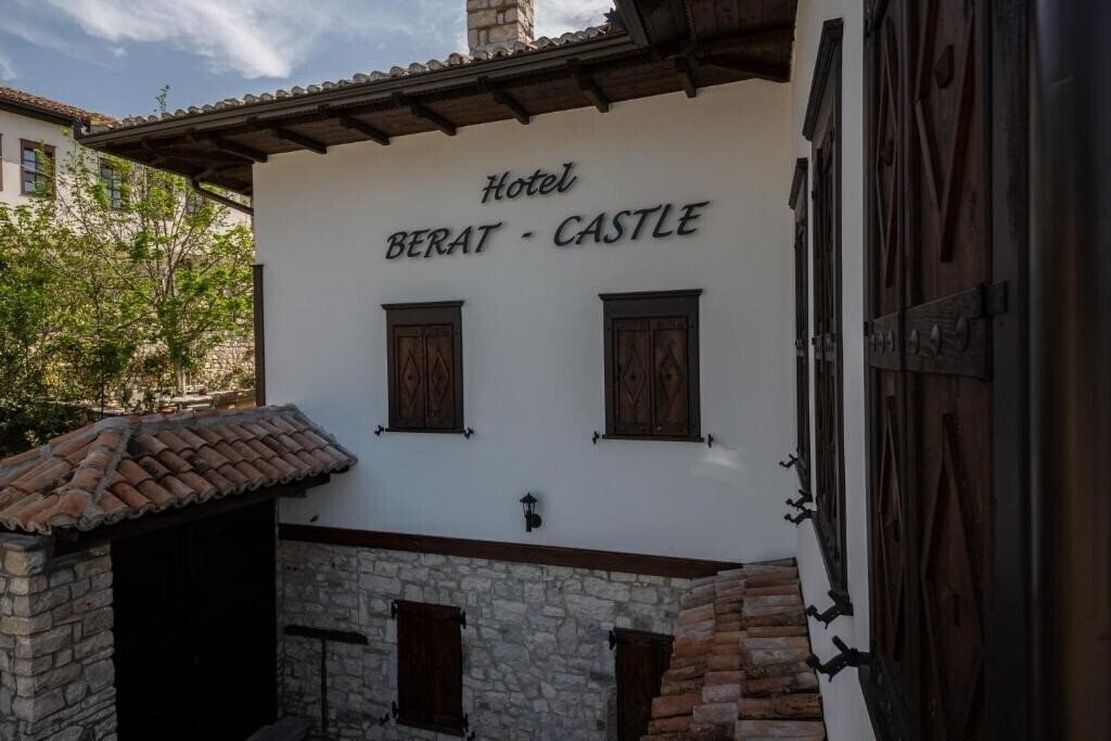 Zdjęcie Berat Castle Hotel (ex. Hotel Berat Castle, Berati Castle Hotel) 4*