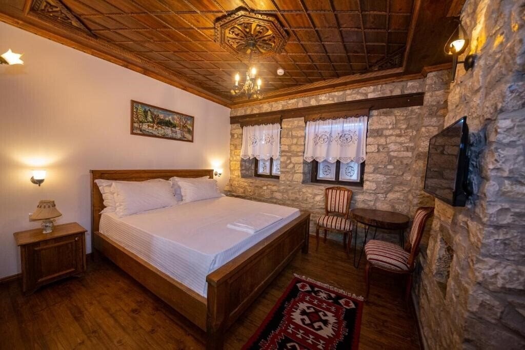 Zdjęcie Berat Castle Hotel (ex. Hotel Berat Castle, Berati Castle Hotel) 4*