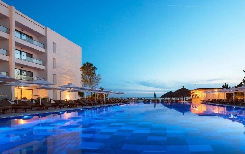 Zdjęcie Tropikal Resort 4*