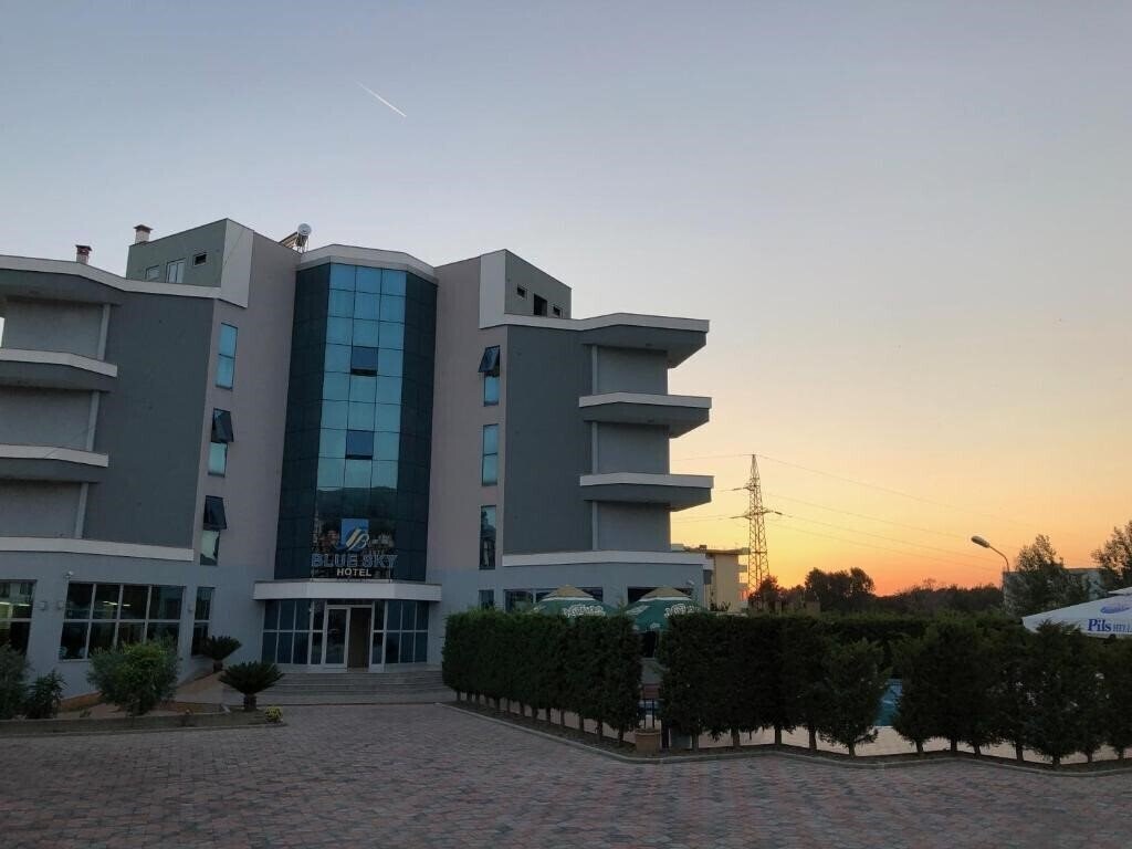 Hotel Hotel Blue Sky Golem 3*