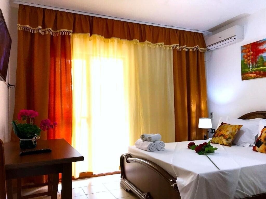 Zdjęcie Mali i Robit Hotel & Camping 3*