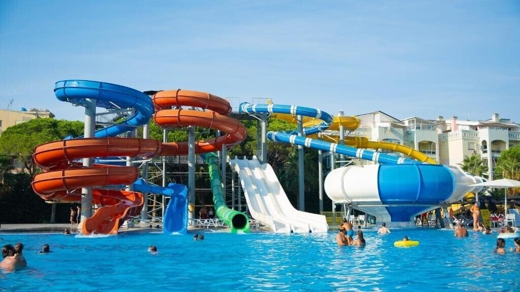 Zdjęcie Prestige Resort (ex. Prestige Hotel) 5*