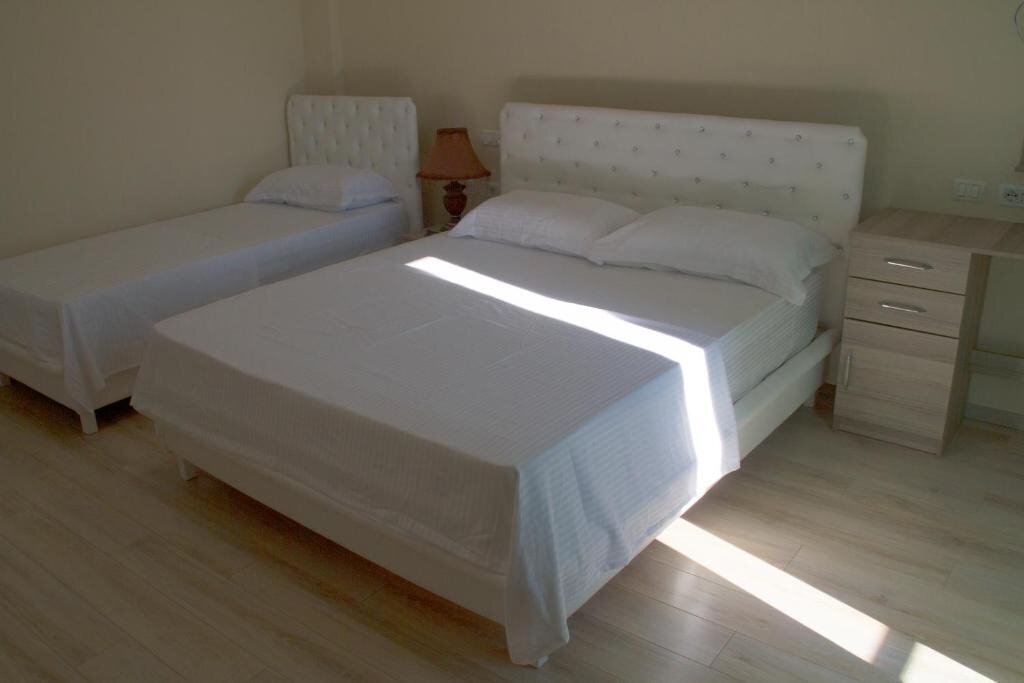 Zdjęcie Korabi Hotel 3*