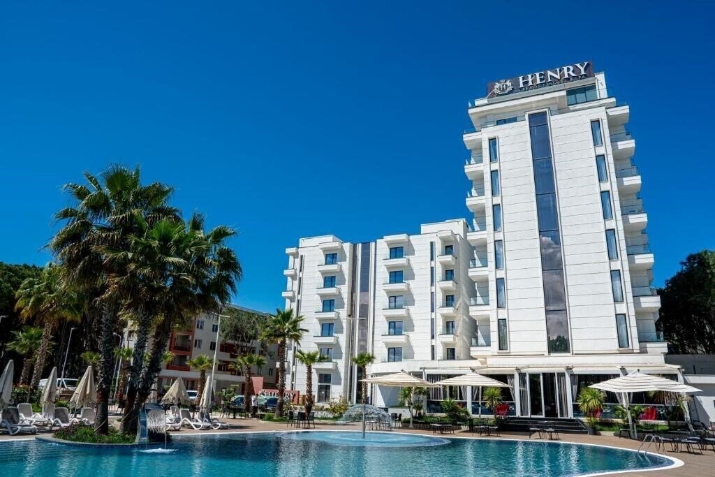 Отель Henry Resort & Spa 5*