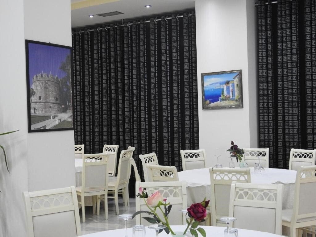 Картинка Hotel 3 Vellezerit 4*