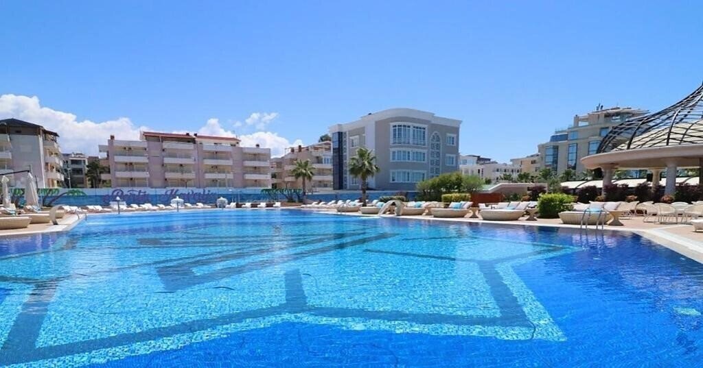 Hotel Porta Kavalja Resort 4*