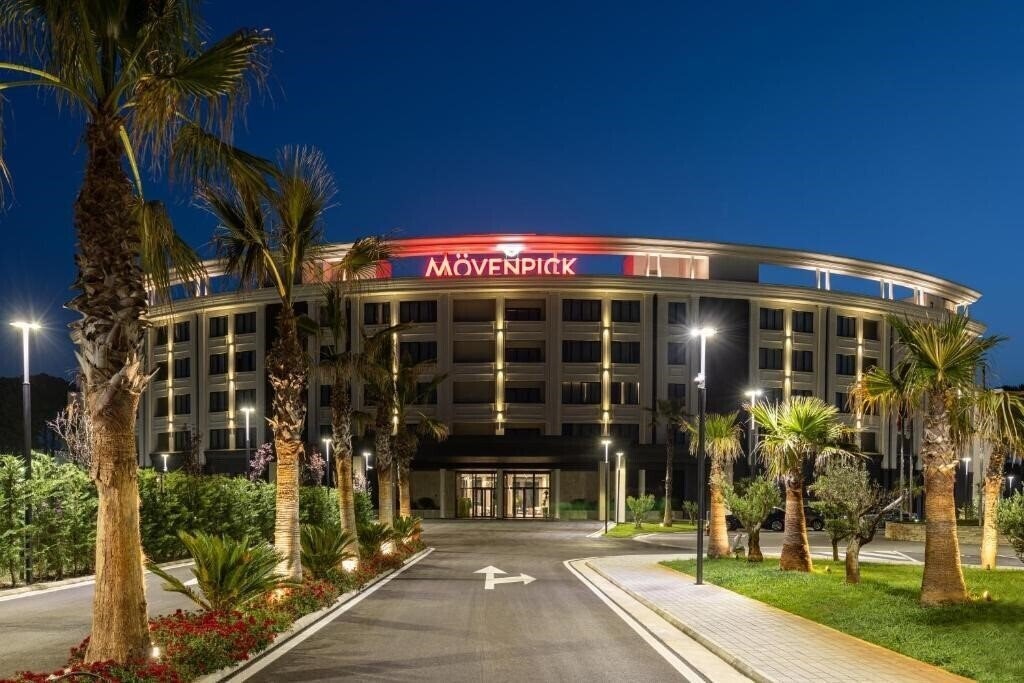 Отель Movenpick Hotel Lalez 4*