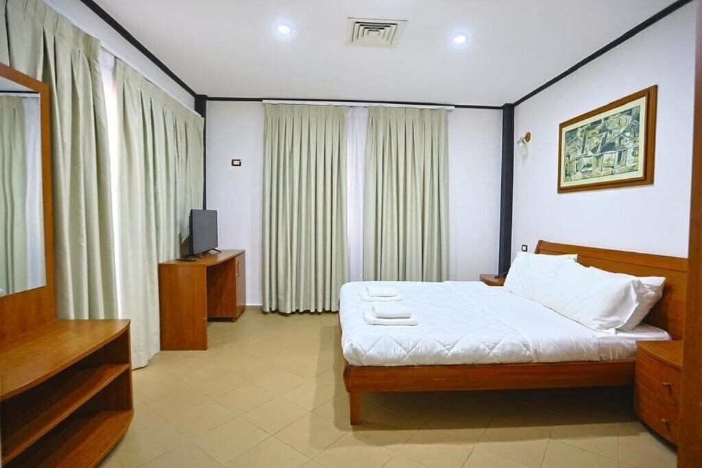 Zdjęcie Kastrati Hotel 3*