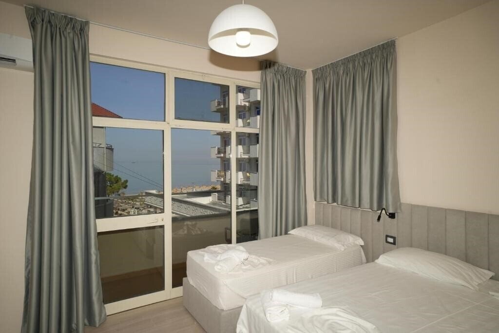 Готель Sunset by Sea Side Hotel 3*