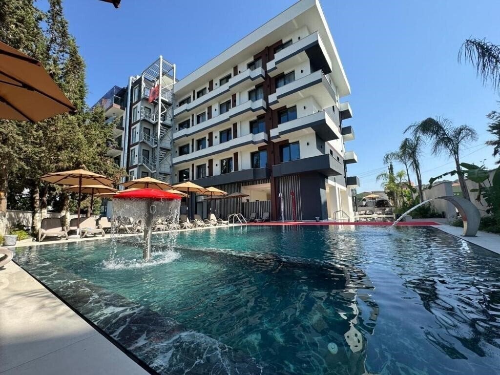 Фото Hotel Kraja Golem 4*