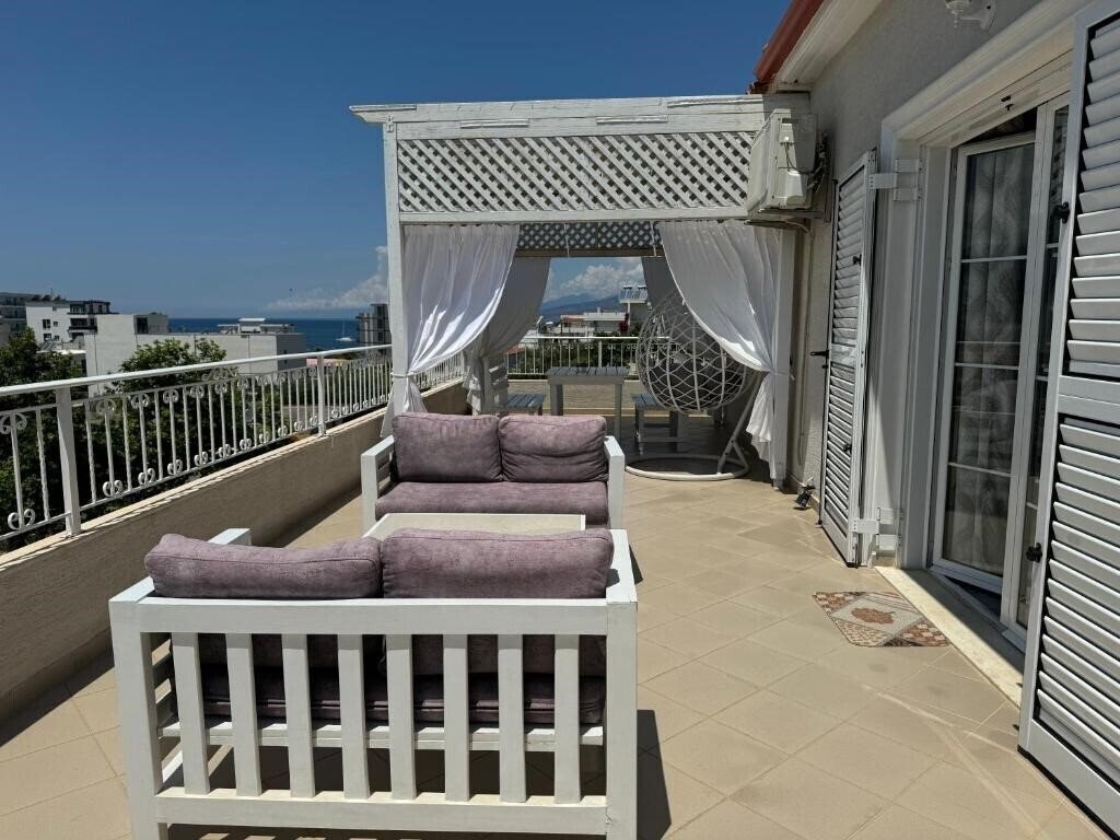 Готель Villa August Ksamil 3*