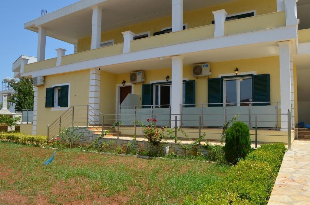 Готель Rias Apartments 3*