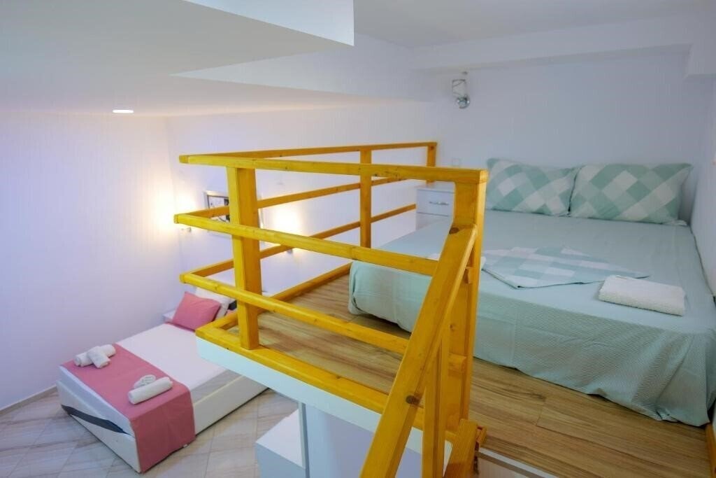 Zdjęcia Hotel Chris 2*