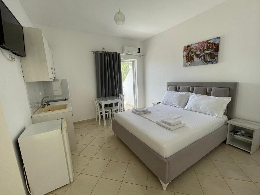 Фото Joni Apartments (ex. Joni Aparments) 2*