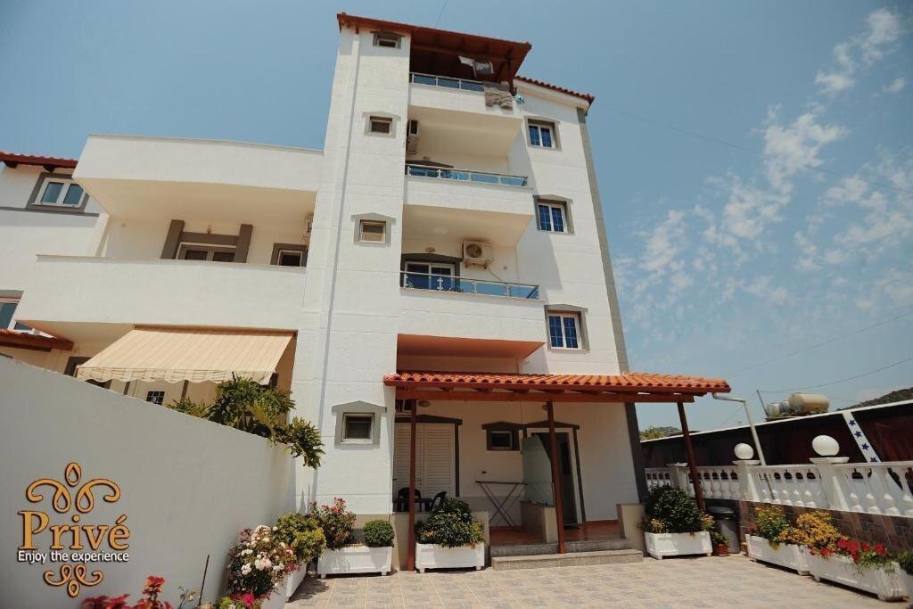 Готель Prive Hotel & Apartment 3*