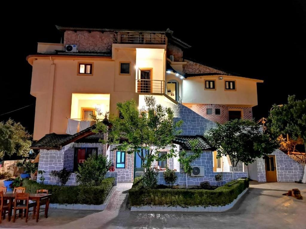 Hotel Enad Apartments 3*