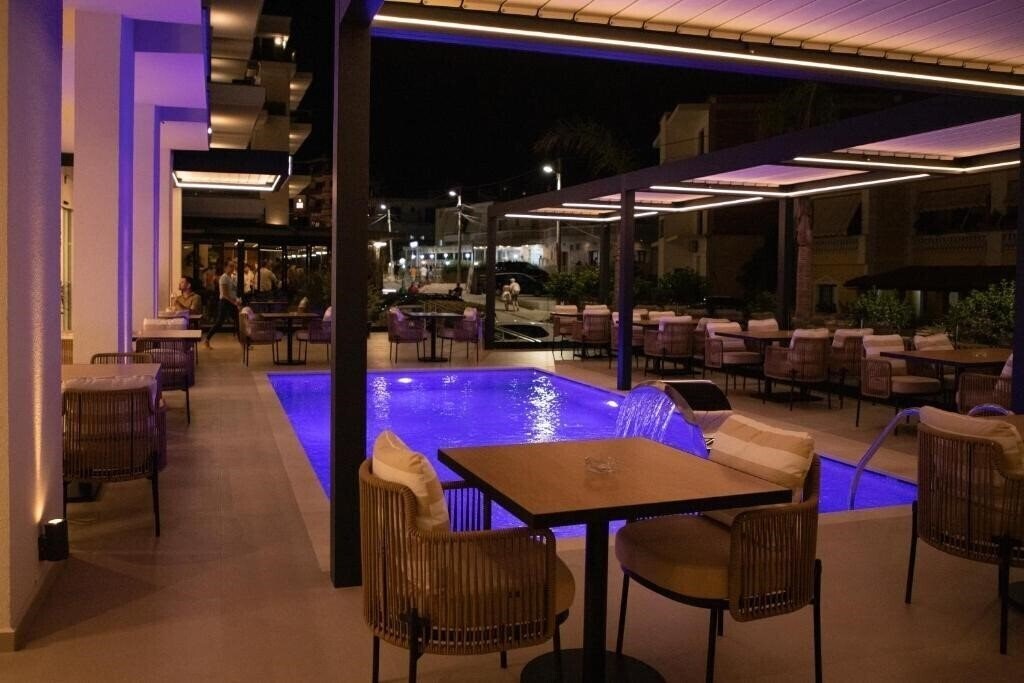 Zdjęcie Colosseum Hotel 4*