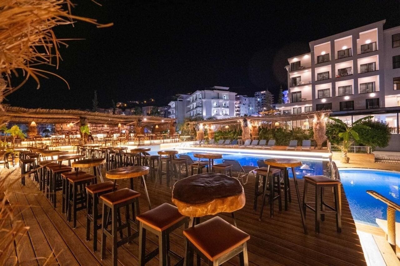 Фотографія Grand Blue Aparthotel (ex. Grand, Riviera Apartments ) 3*