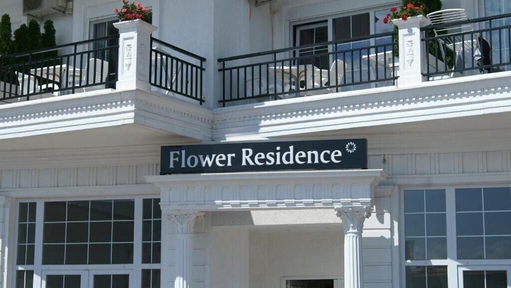 Фотографія Apartments Flower Residence 3*