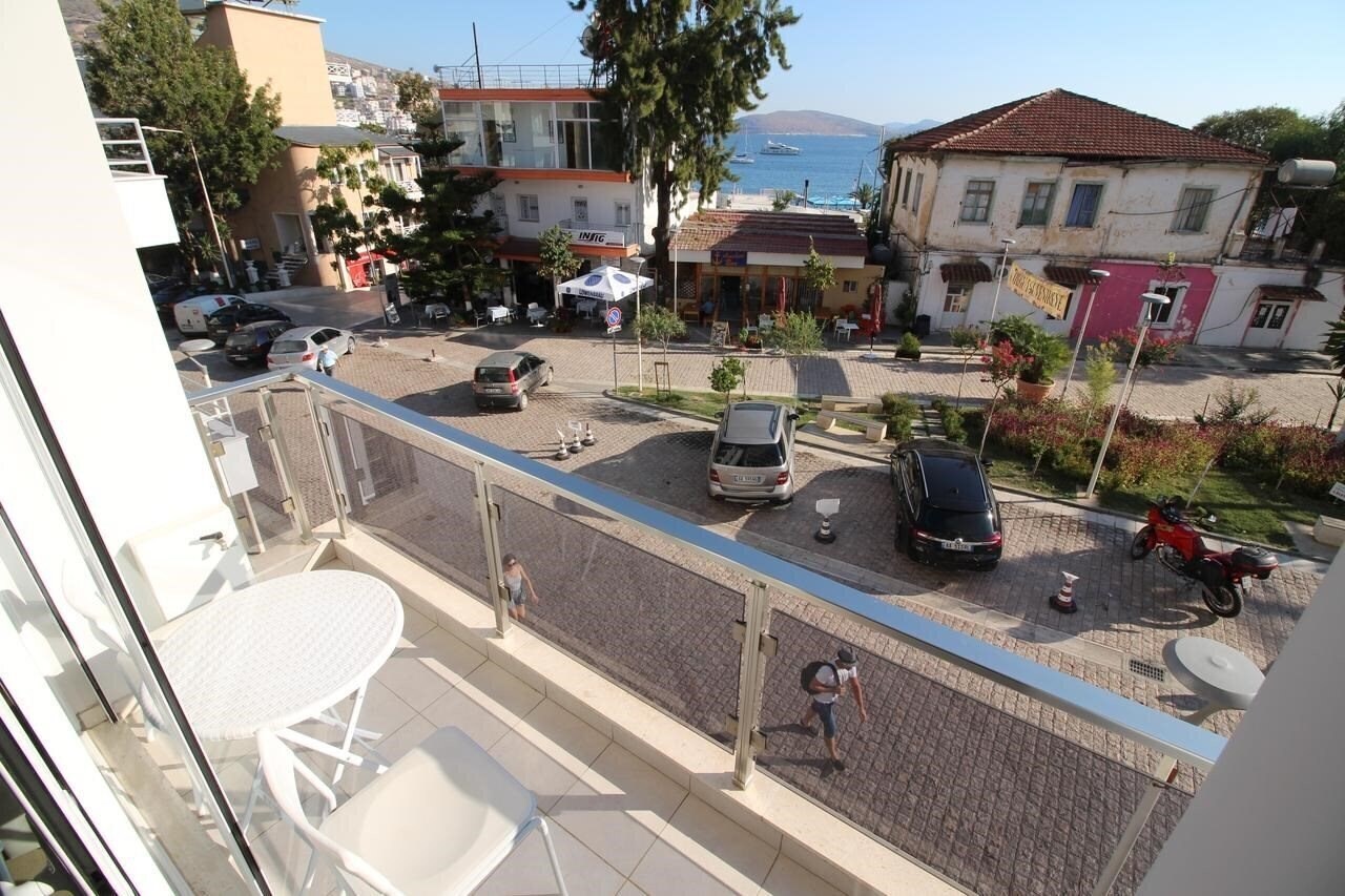 Фотографія Kristina Suites 3*