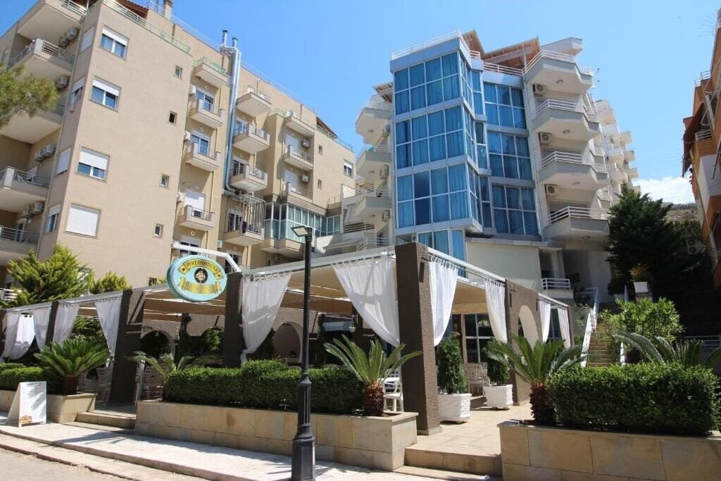 Готель Portafortuna Apartments 3*