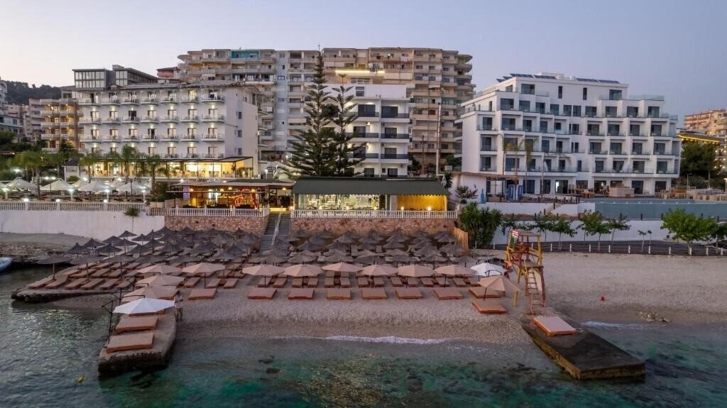Zdjęcia Hotel Kompleks Joni (ex. Hotel Kompleksi Jon, Hotel Joni Kompleks) 3*