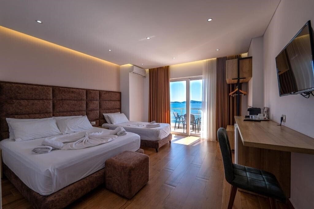 Отель Hotel Erioni 3*