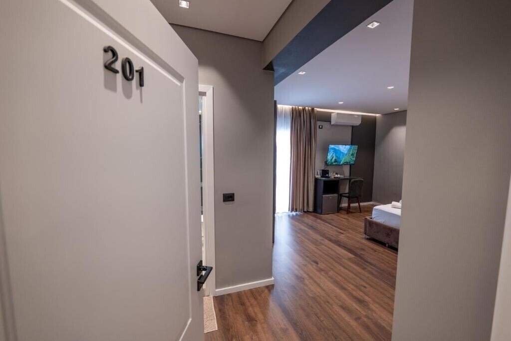 Отель Hotel Erioni 3*