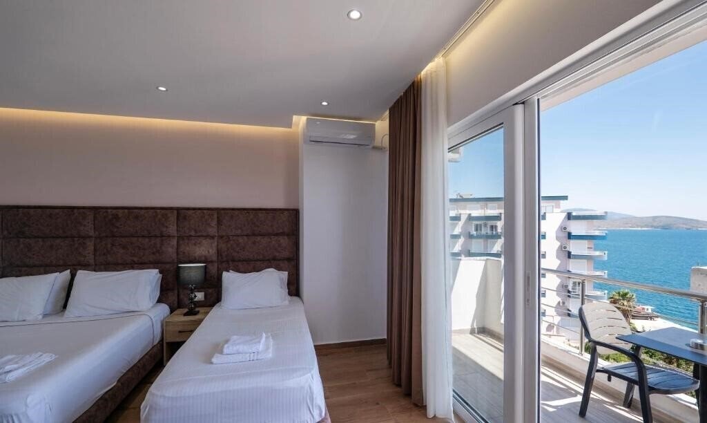 Фото Hotel Erioni 3*