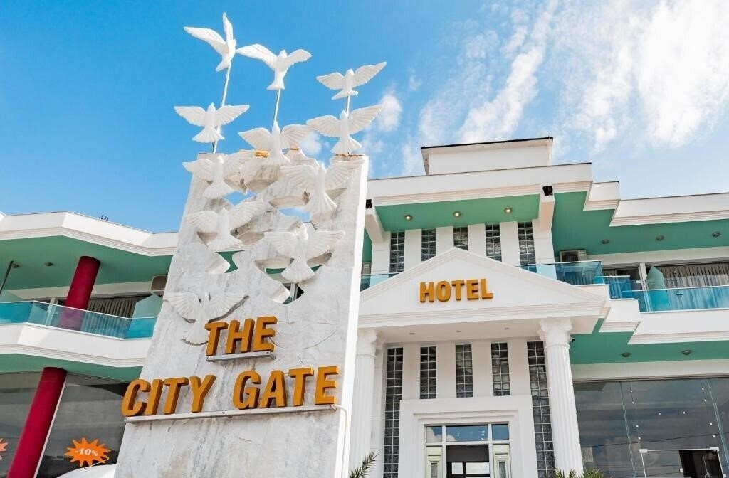 Готель The City Gate Hotel 3*